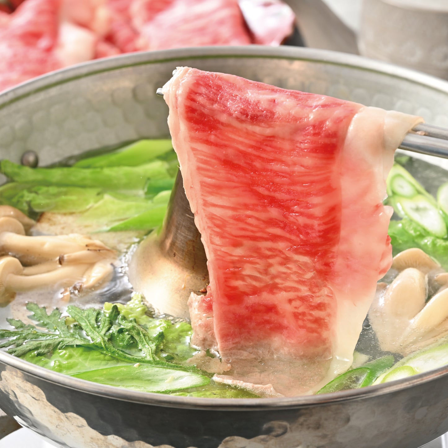 【冬の贅沢なおもてなし お歳暮特選冬ギフト】肉の旨味を味わう 美崎牛 特選ロースしゃぶしゃぶ用｜贈答用化粧箱・のし対応